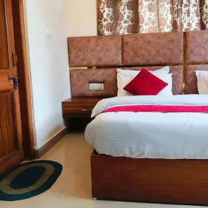 *** Hotel White House By Aston Hills India